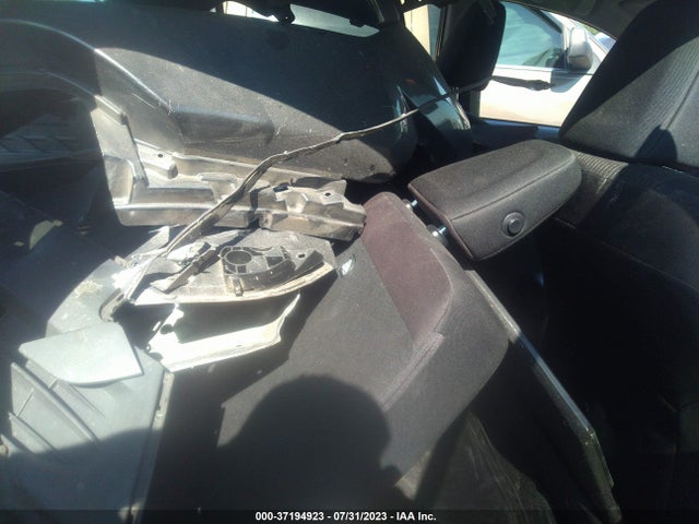 Toyota RAV4 LE 2017 JTMZFREV4HJ721782 Image 8