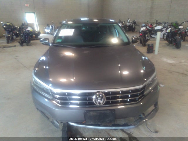1VWBT7A39HC037038 Volkswagen Passat 1.8t Se