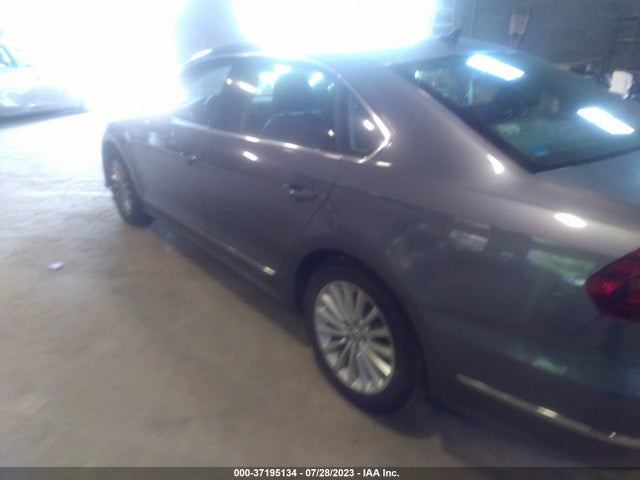 1VWBT7A39HC037038 Volkswagen Passat 1.8t Se