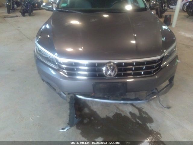 1VWBT7A39HC037038 Volkswagen Passat 1.8t Se
