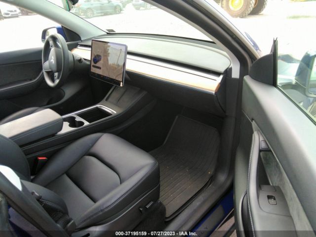 7SAYGDEF0NF372243 Tesla Model Y Performance