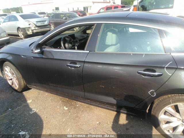 WAUANCF58JA022654 Audi A5 2.0t Premium