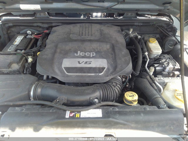 1C4BJWDG4FL619028 Jeep Wrangler Unlimited Sport