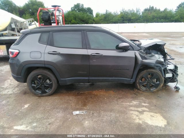 3C4NJDBB1KT674737 Jeep Compass Altitude