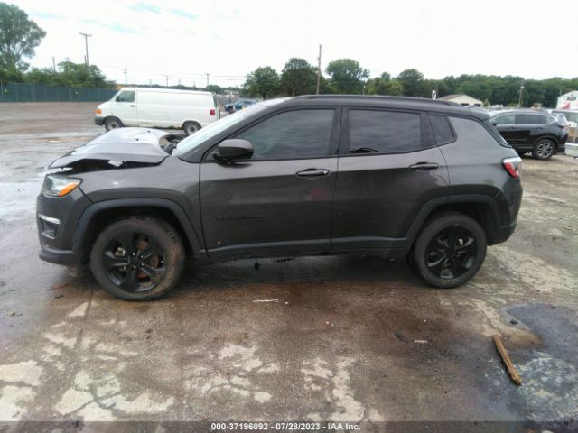 3C4NJDBB1KT674737 Jeep Compass Altitude