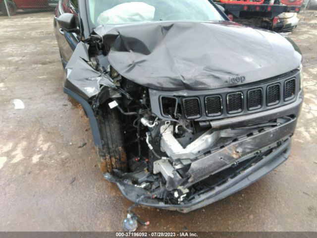 3C4NJDBB1KT674737 Jeep Compass Altitude