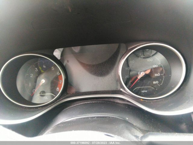 3C4NJDBB1KT674737 Jeep Compass Altitude