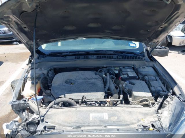 3FA6P0HD6FR127069 Ford FUSION SE