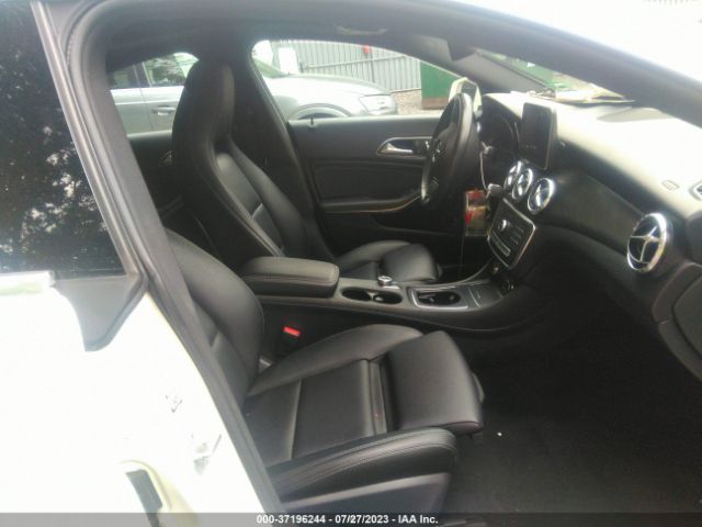 WDDSJ4GB5HN484269 Mercedes-Benz CLA 250 4MATIC