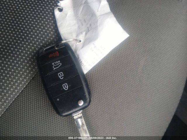 KNDPB3AC7F7699016 KIA Sportage Lx