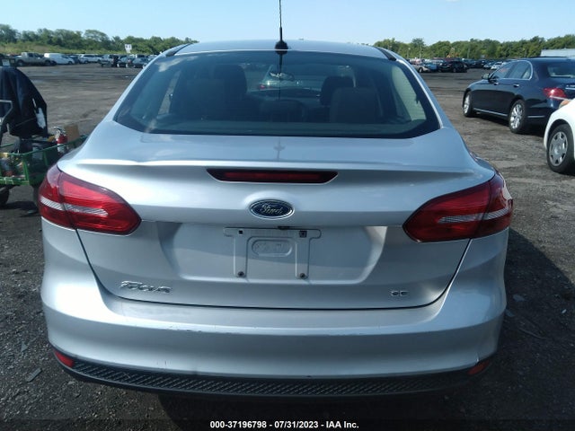 2018 FORD FOCUS SE VIN: 1FADP3F2XJL320844