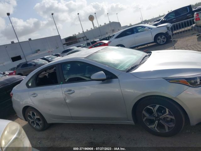 3KPF24AD0ME363764 KIA Forte Lxs