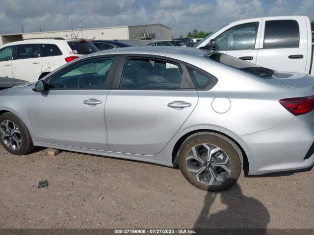 3KPF24AD0ME363764 KIA Forte Lxs