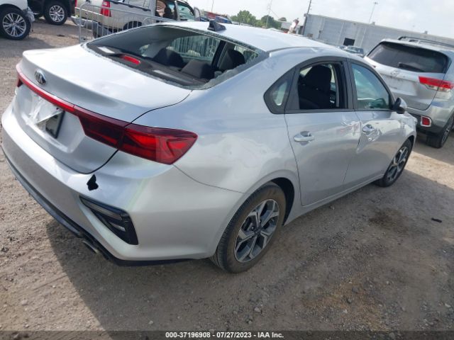 3KPF24AD0ME363764 KIA Forte Lxs