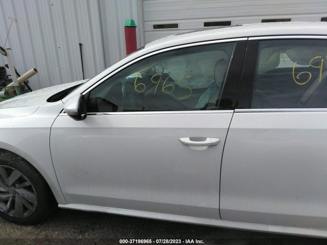 1VWBA7A36JC051071 Volkswagen Passat 2.0t Se