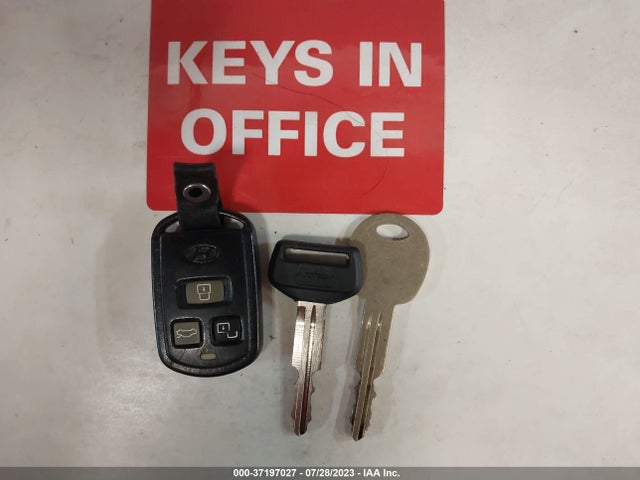2003 HYUNDAI SONATA LX/GLS VIN: KMHWF35HX3A862659