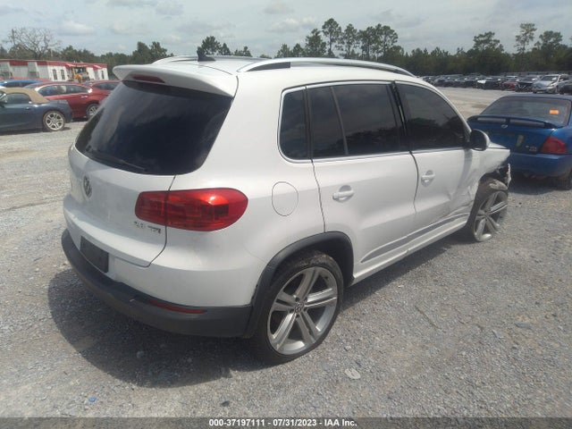 WVGAV3AX1EW038579 Volkswagen Tiguan R-line