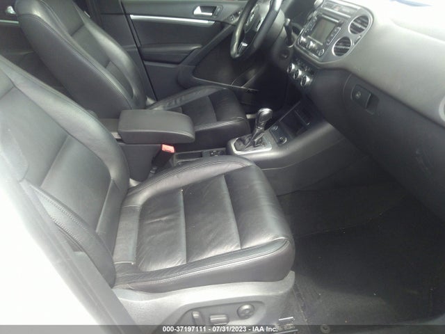 WVGAV3AX1EW038579 Volkswagen Tiguan R-line
