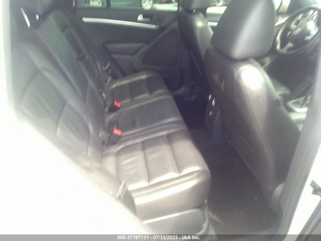 WVGAV3AX1EW038579 Volkswagen Tiguan R-line