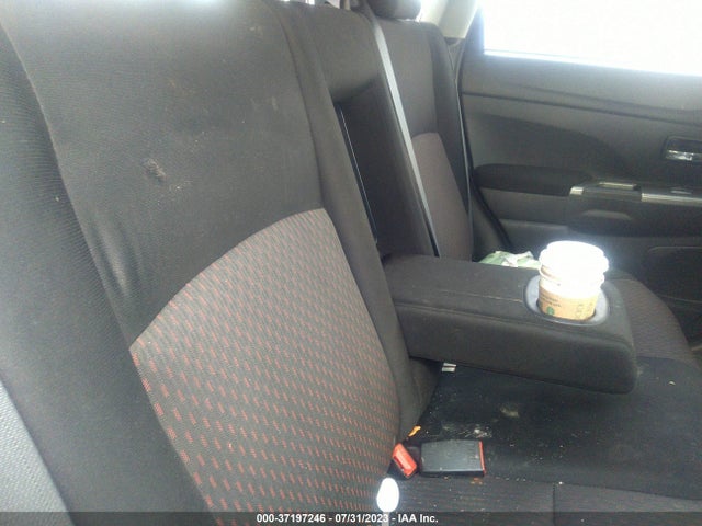 JA4AP3AU0JZ007783 Mitsubishi Outlander Sport 2.0