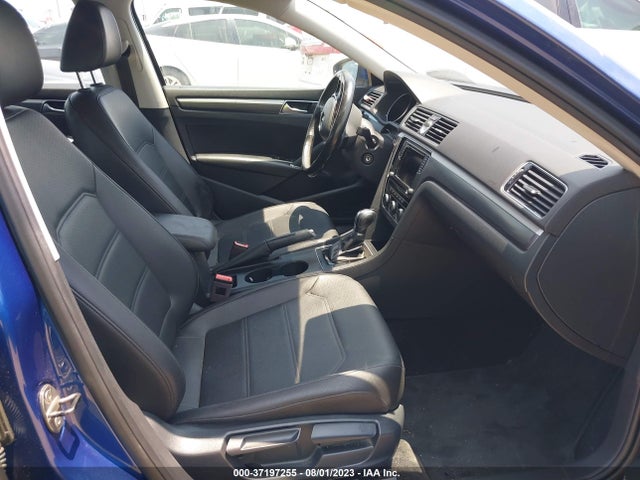 1VWDT7A34HC053110 Volkswagen Passat R-line W/comfort Pkg