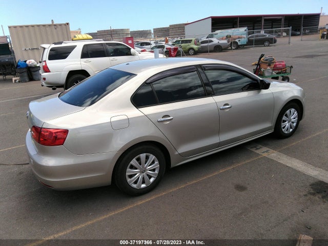 3VW2K7AJ0EM255154 Volkswagen Jetta Sedan S