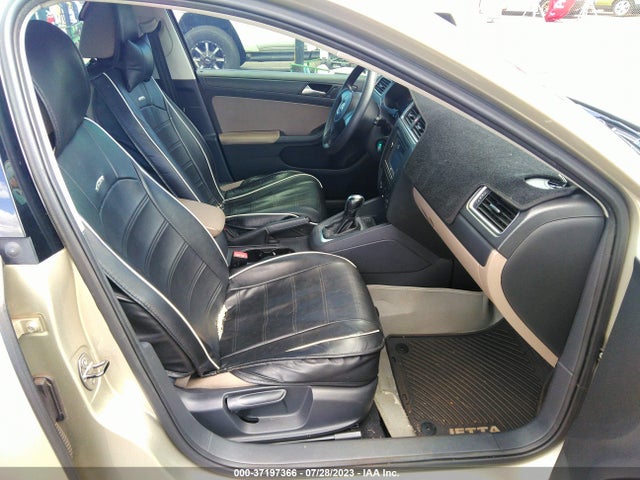 3VW2K7AJ0EM255154 Volkswagen Jetta Sedan S