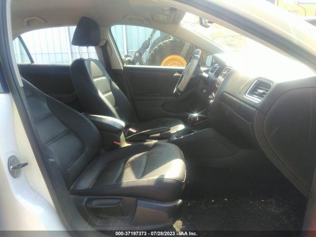 3VWD17AJ1EM425405 Volkswagen Jetta Sedan Se