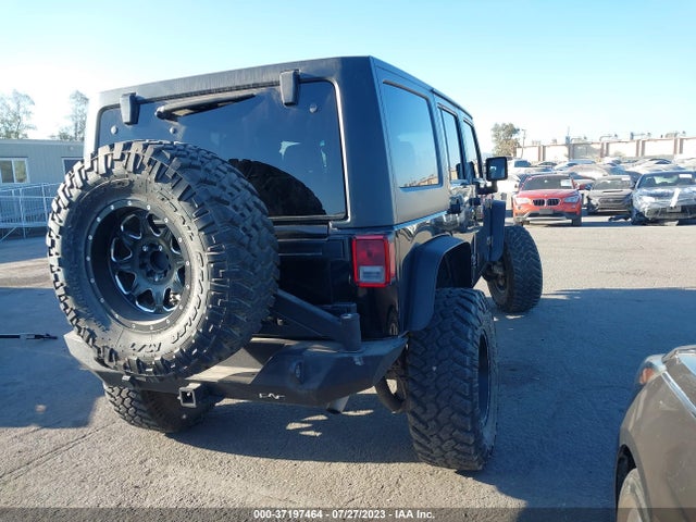 1C4BJWFG5HL647551 Jeep Wrangler Unlimited Rubicon