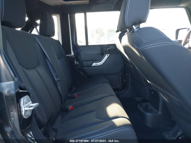 1C4BJWFG5HL647551 Jeep Wrangler Unlimited Rubicon