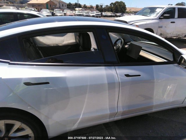 2022 Tesla 3, VIN: 5YJ3E1EB4NF285485