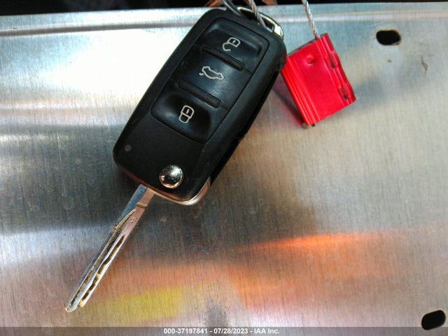 WVGAV7AX1GW513688 Volkswagen Tiguan Sel