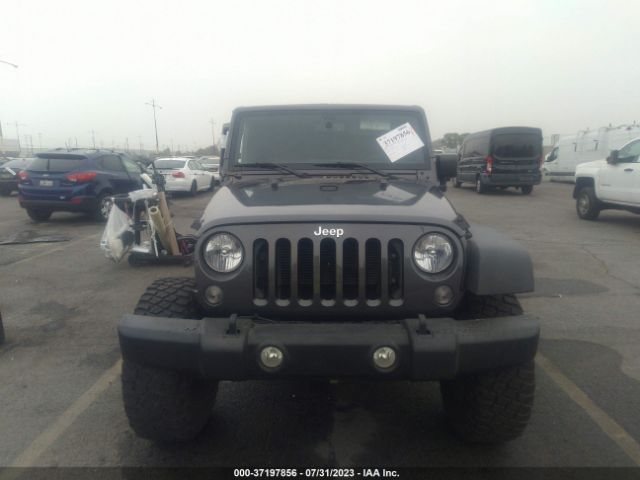 1C4BJWDG5HL615122 Jeep Wrangler Unlimited Sport