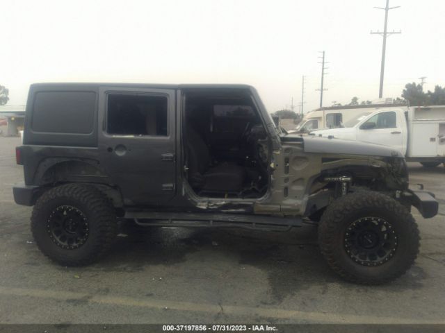 1C4BJWDG5HL615122 Jeep Wrangler Unlimited Sport