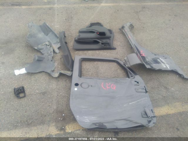 1C4BJWDG5HL615122 Jeep Wrangler Unlimited Sport