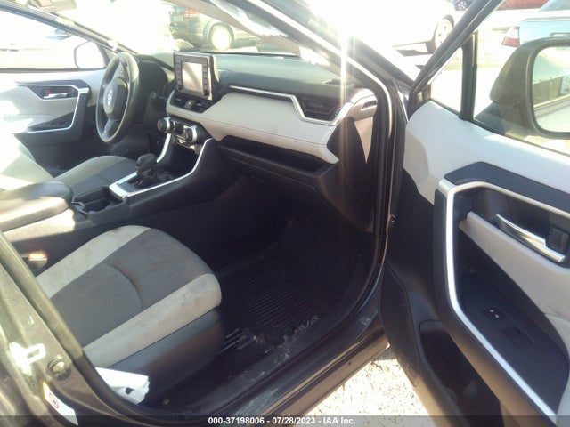 2019 TOYOTA RAV4 XLE VIN: JTMP1RFV0KD007948