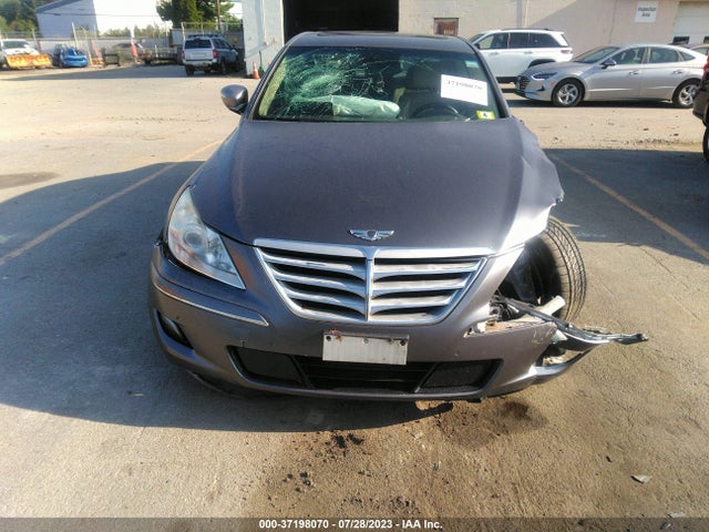 2011 HYUNDAI GENESIS VIN: KMHGC4DF7BU141330