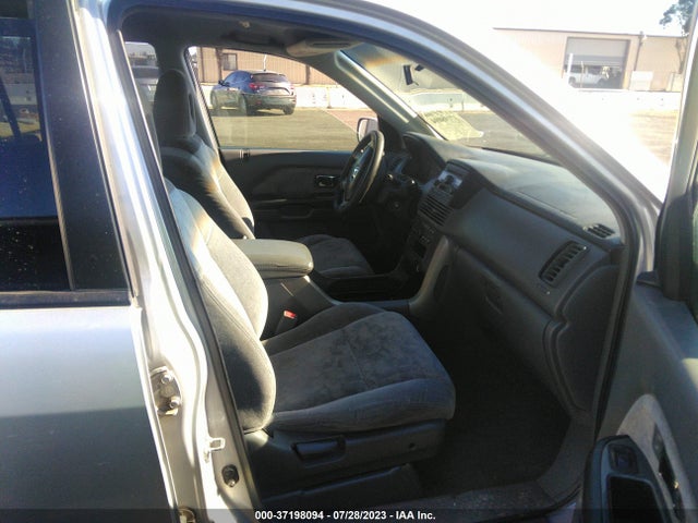 2004 HONDA PILOT EX VIN: 2HKYF18494H551194