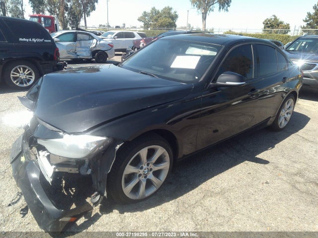 BMW 3 Series 320i 2015 WBA3B1G53FNT05452 Image 2