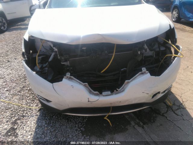 5N1AT2MT5GC880872 Nissan Rogue Sl