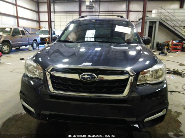 JF2SJAEC1JG565009 Subaru Forester Premium