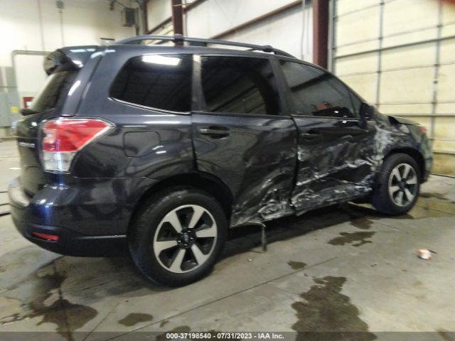 JF2SJAEC1JG565009 Subaru Forester Premium