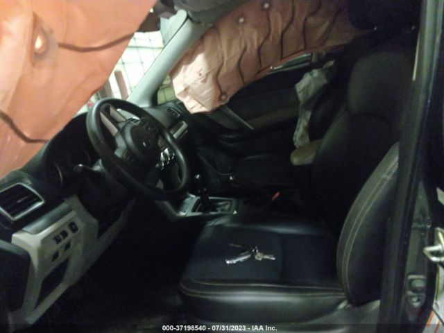 JF2SJAEC1JG565009 Subaru Forester Premium