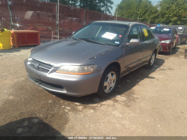 2000 HONDA ACCORD SDN EX W/LEATHER VIN: 1HGCG1659YA037749