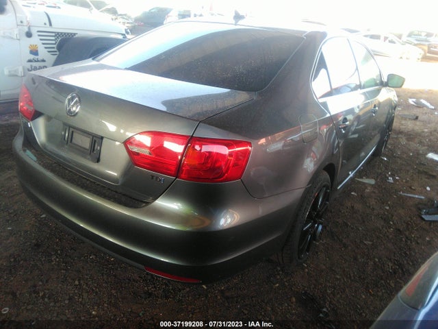 3VWLL7AJXEM427224 Volkswagen Jetta Sedan Tdi W/premium/nav