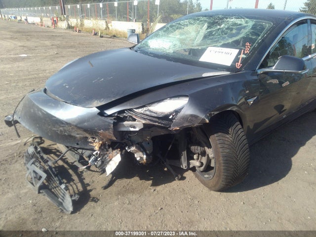 Tesla Model 3 Long Range 2018 5YJ3E1EB0JF066212 Image 12