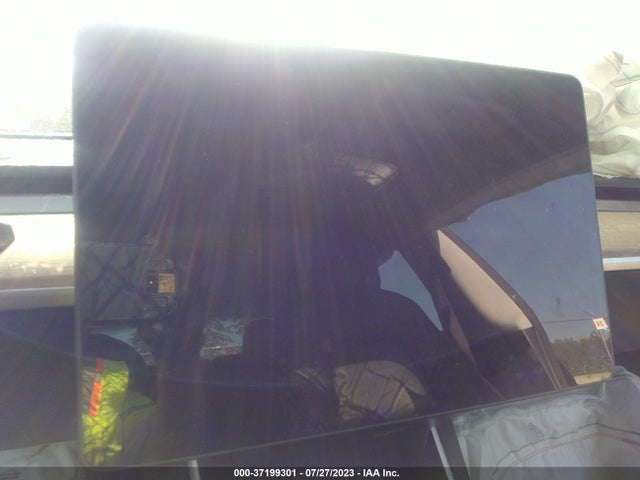 Tesla Model 3 Long Range 2018 5YJ3E1EB0JF066212 Image 13