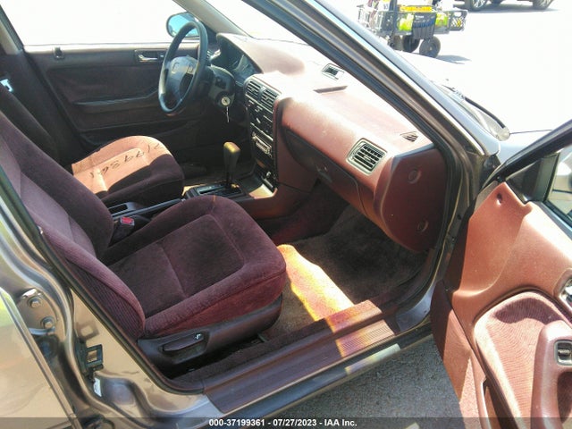 1993 HONDA ACCORD LX VIN: 1HGCB7650PA163045