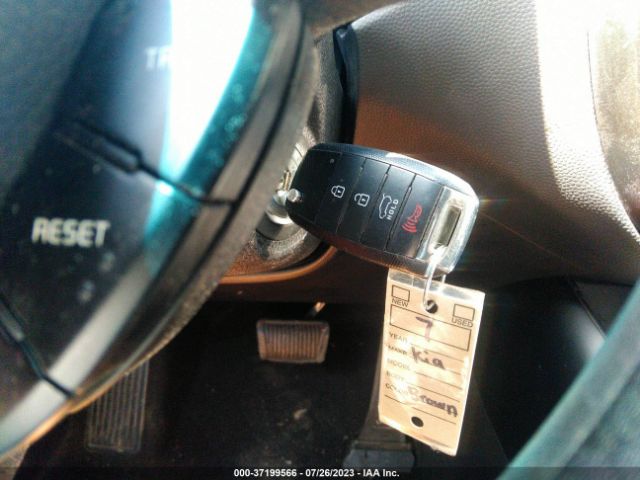 KNDJN2A28F7156370 KIA Soul Base