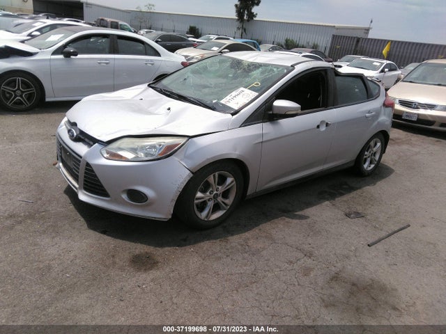 Ford FOCUS SE 2014 1FADP3K21EL111570 Image 2